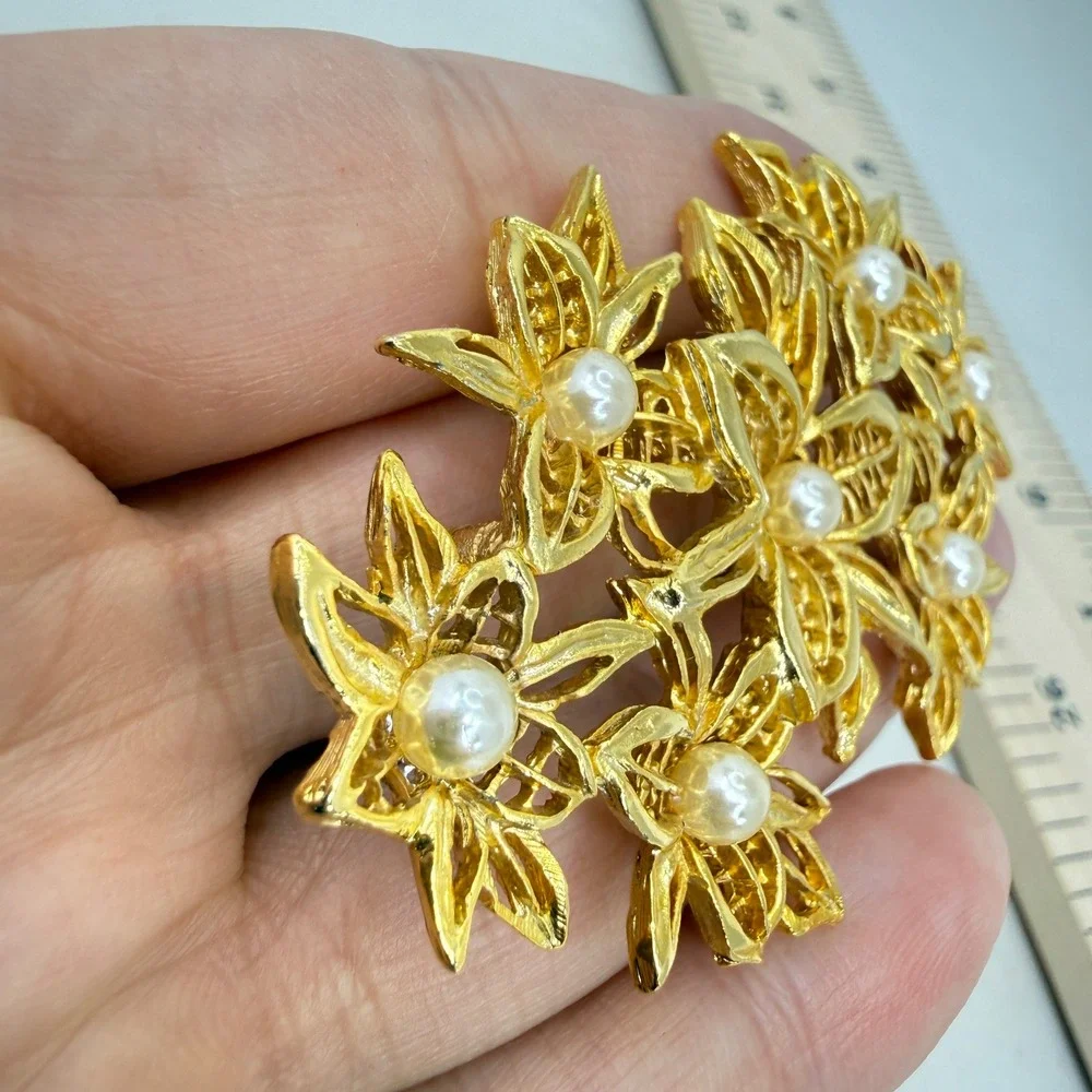 Vintage Floral Lily Brooch Faux Pearl Cluster Pin 3 Inch Large‎ Gold Tone